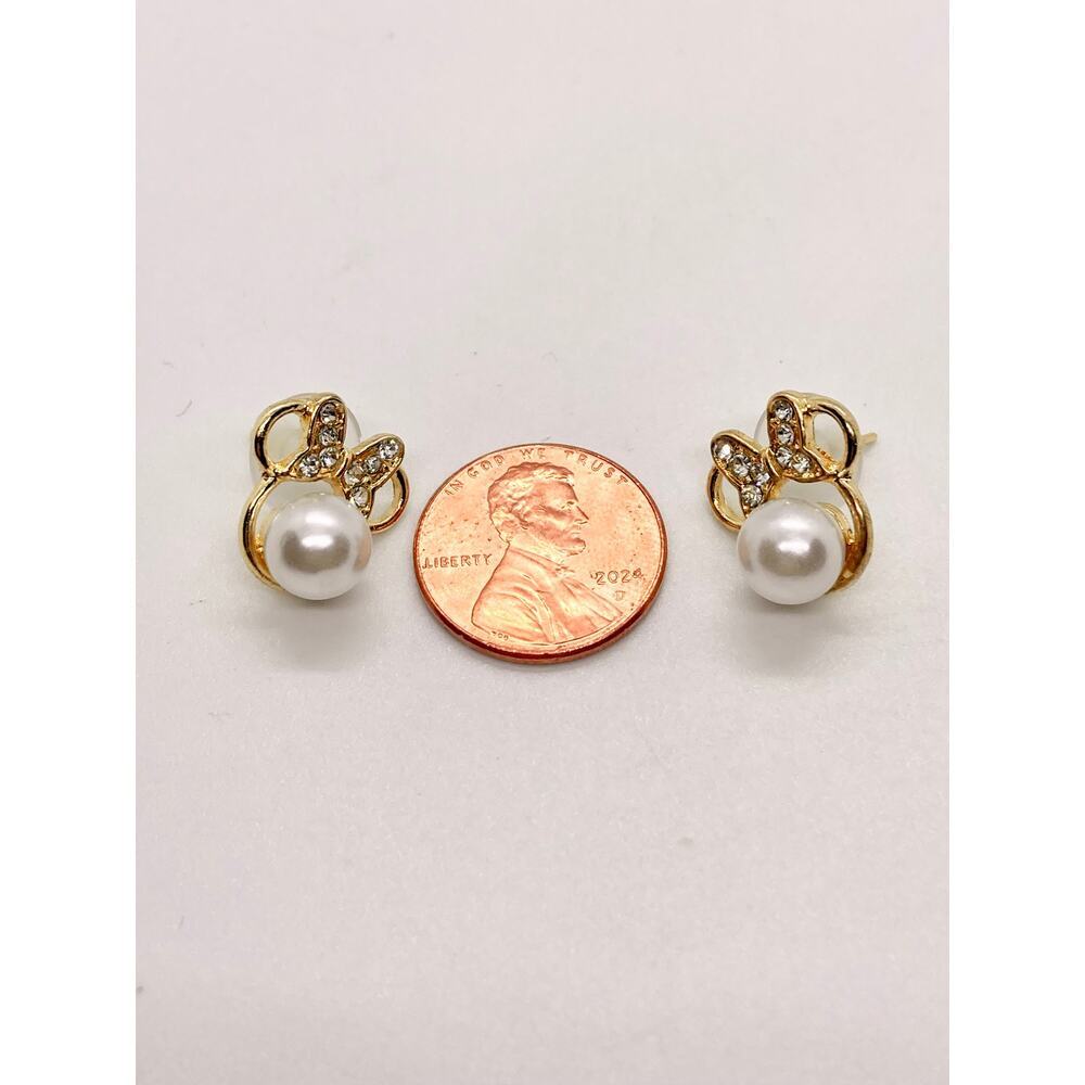 Gold Tone Minnie Mouse Pearl & Rhinestone Stud Earrings - Picture 7 of 8